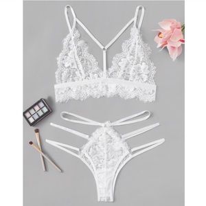 NWT White Strappy Lingerie Set - size M